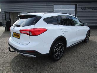 krockskadad bil auto Ford Focus wagon 1.5 EcoBlue ST Line Business 2020/3