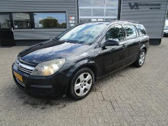 krockskadad bil auto Opel Astra STATION WAGON 1.4 Edition 2006/1