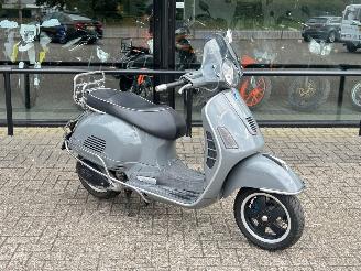 Vaurioauto  motor cycles Vespa  GTS 300 I.E. 2012/2