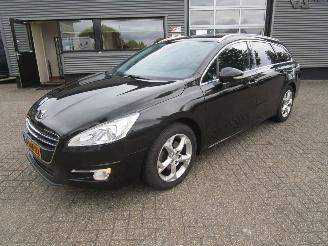 krockskadad bil auto Peugeot 508 SW 1.6 THP Bleu Lease Executive 2014/1