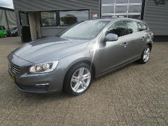 skadebil auto Volvo V-60 2.4 D5 Twin Engine Lease Hydrid automaat 2016/11