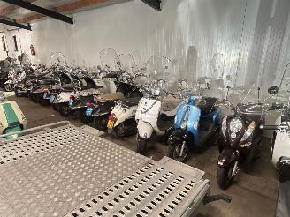 Overige  100+ scooters te koop. picture 5