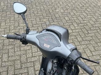 Vespa  Sprint 50 4T picture 14