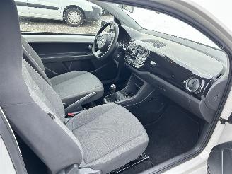 Volkswagen Up! 1.0 move up! Bluemotion picture 11