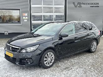 Unfallwagen Peugeot 308 SW 1.2 PureTech Blue Lease Premium 2020/1
