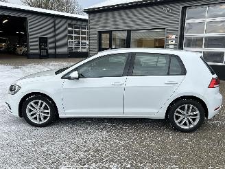 Volkswagen Golf 1.6 TDI Comfortline BTW picture 2