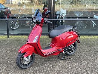 Vespa  Sprint 50 Iget picture 1