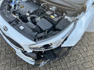 Kia Cee d 1.4 CVVT picture 29