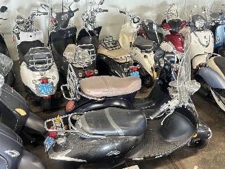 Overige  Partij 53 scooters picture 8