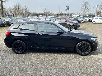 BMW 1-serie 114i 3drs picture 6