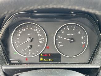 BMW 1-serie 114i 3drs picture 21