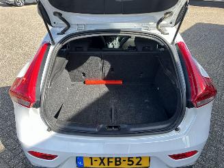 Volvo V-40 1.6 T2 Summum picture 13