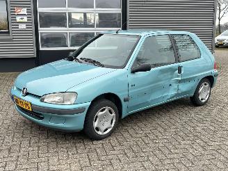 Schadeauto Peugeot 106 XN 1.1 1996/4