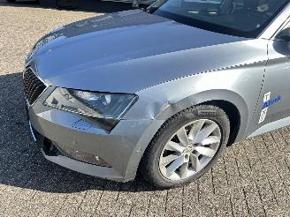 Skoda Superb Combi 2.0 TDI Style Business picture 31