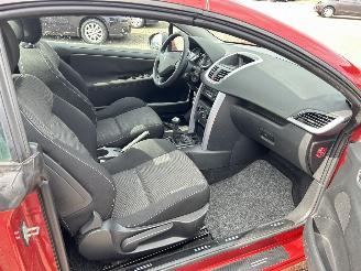 Peugeot 207 CC 1.6 VTi picture 11