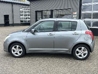 Suzuki Swift 1.3 GLS picture 2