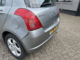 Suzuki Swift 1.3 GLS picture 24