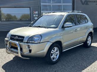 Voiture accidenté Hyundai Tucson 2.0i Style Executive 2010/1