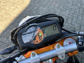 KTM 690 SMC R picture 14