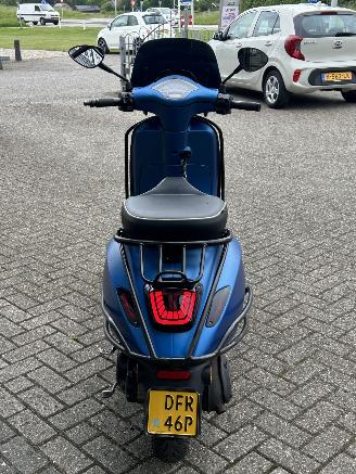 Vespa  Sprint 50 4T picture 4