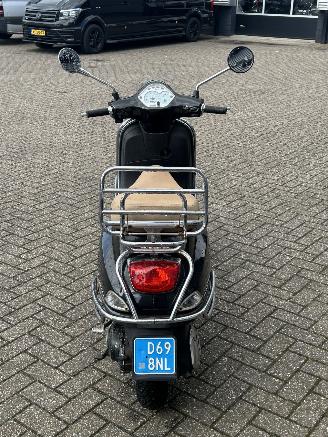 Vespa  LX50 2T picture 4