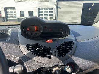 Renault Twingo 1.2 Authentique picture 17
