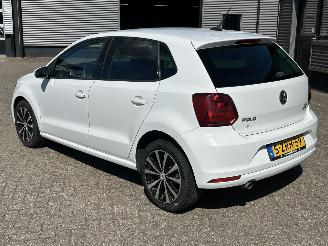 Volkswagen Polo 1.2 TSI Highline 5drs 1e eigenaar picture 3