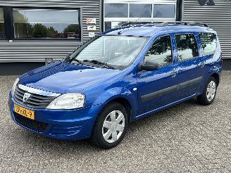 krockskadad bil auto Dacia Logan MCV 1.6 Ambiance 7pers 2009/3