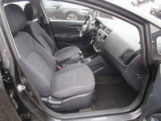 Kia Rio 1.2 CVVT Business Line 5drs picture 12
