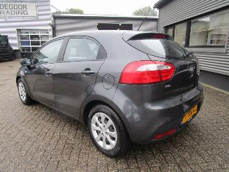 Kia Rio 1.2 CVVT Business Line 5drs picture 3