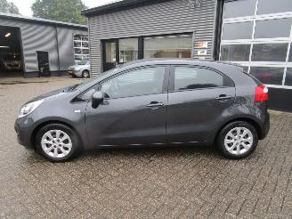 Kia Rio 1.2 CVVT Business Line 5drs picture 2