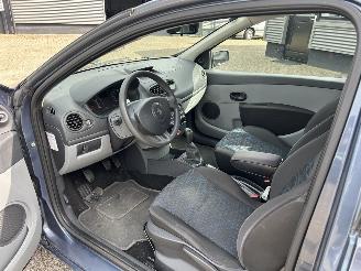 Renault Clio 1.4-16V Dynamique Comfort picture 9
