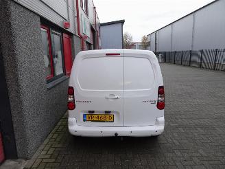 Peugeot Partner 120 1.6 BlueHDi 75 L1 Première navi airco picture 15