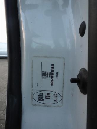 Renault Trafic 1.9 dCi L1H1 3 zitter apk 1-2027 !!!!!!!!!!!!!!! picture 15