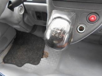 Mitsubishi Canter fuso 3C13 3.0 DI 385 bakwagen airco let op motor defect!!!!!!!!!!! picture 22