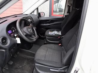 Mercedes Vito 111 CDI 118239 km !!!!!!!!! rijdbare schade picture 8
