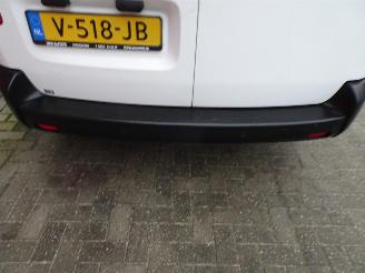 Peugeot Expert 231L 2.0 BlueHDI 120 DC Premium 6 pers airco picture 19