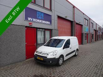 Vaurioauto  passenger cars Citroën Berlingo 1.6 HDI 500 Club 3zitter 2010/1