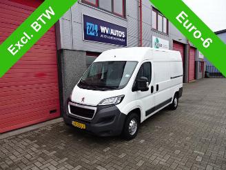 voitures fourgonnettes/vécules utilitaires Peugeot Boxer 330 2.0 BlueHDI L2H2 Premium Pack 2 x schuifdeur 2016/10