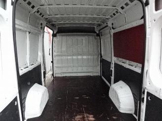 Peugeot Boxer 330 2.0 BlueHDI L2H2 Premium Pack 2 x schuifdeur picture 11