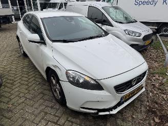 uszkodzony samochody osobowe Volvo V-40  2013/6