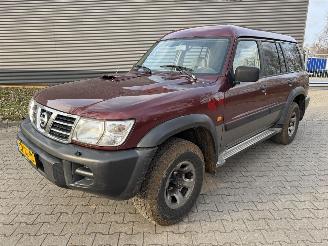 Vaurioauto  passenger cars Nissan Patrol  2004/3