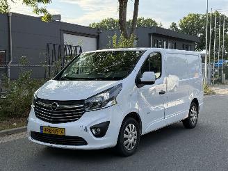 Opel Vivaro -B picture 1