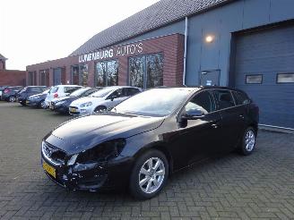 Voiture accidenté Volvo V-60 1.6 T3 Kinetic AUTOMAAT NAVI CLIMA 110KW 2012/5