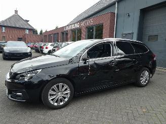Schadeauto Peugeot 308 SW 1.2 96KW Blue Lease Premium PANORAMA CLIMA NAVI 2020/4