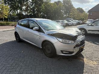 Ford Focus 1.0 Lease Edition Hatchback 5-dr. picture 9