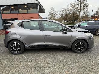 Renault Clio 0.9 TCe Authentique  Hatchback 5-dr. picture 5