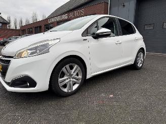 Peugeot 208 1.2 PureTech Signature NAVIGATIE picture 30
