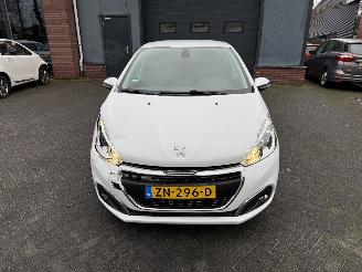 Peugeot 208 1.2 PureTech Signature NAVIGATIE picture 8