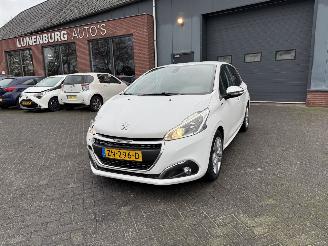 Auto incidentate Peugeot 208 1.2 PureTech Signature NAVIGATIE 2019/6